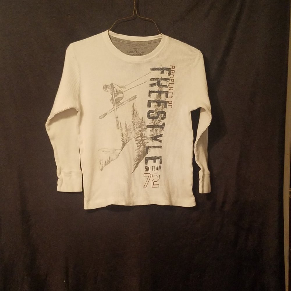 Boy's White Faded Glory Long Sleeve Shirt. SIze Medium (8).